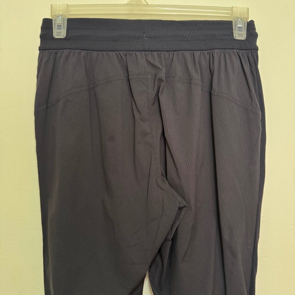 Lululemon Beyond the Studio Jogger in Black Color Size 8 - Picture 9 of 16